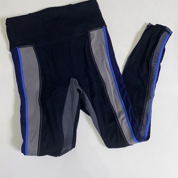Fabletics Motion 365 7/8 length leggings w/zip back pocket XS - Picture 1 of 6
